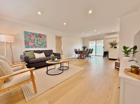 Stylish & Central 2-Bed Unit