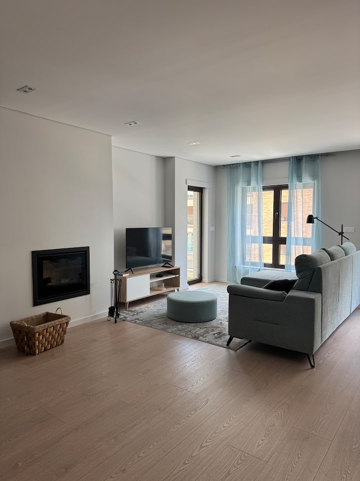 Apt 3 Quartos Na Covilhã Perto Da Serra Da Estrela - Ferro