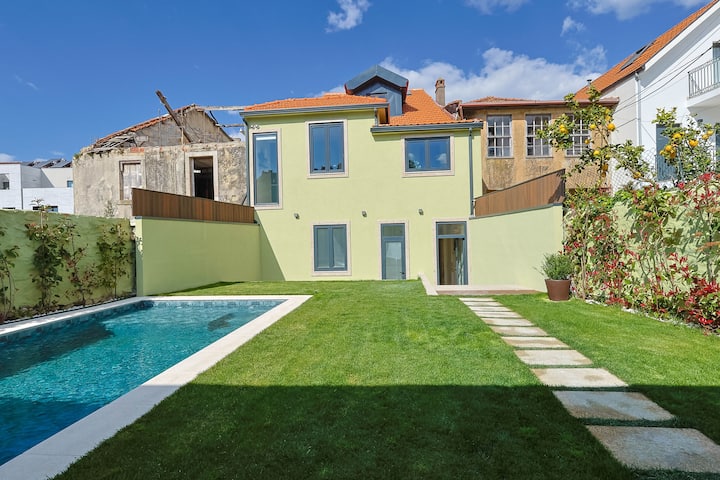 Garden View Apt W/ English Patio - Porto