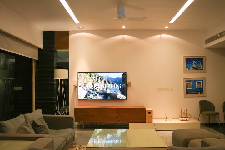 Living room image 3
