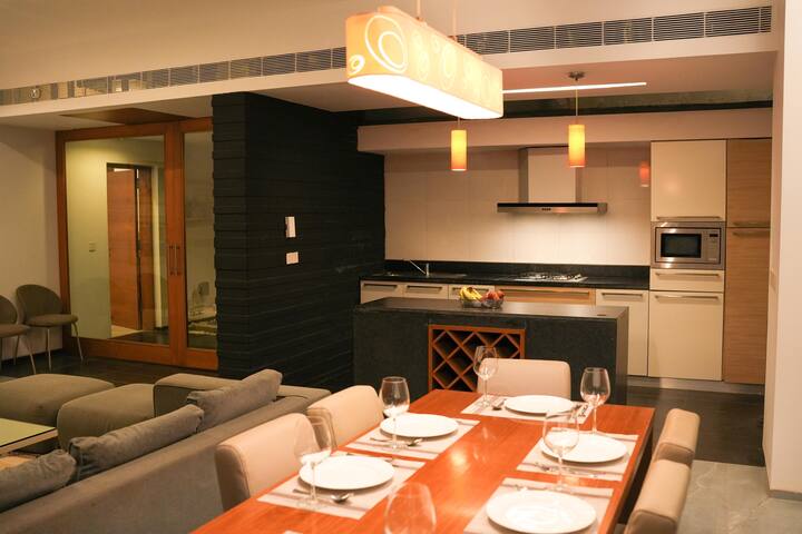 Dining area image 1