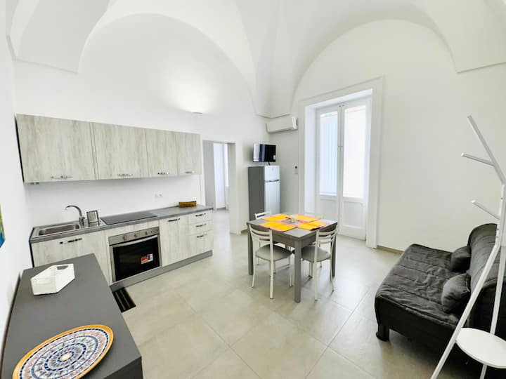 Casa In Centro Con Tradizionali Volte A Stella - イタリア レッチェ