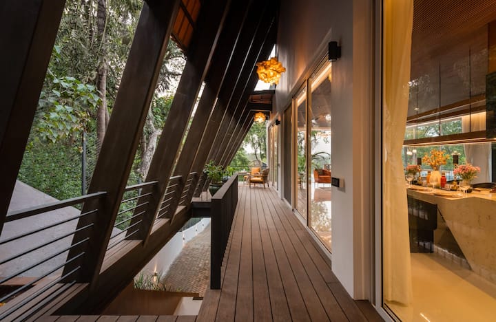 Exterior image 1