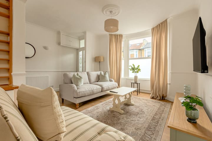 New! Stylish 3br House W/garden & Parking - Greenwich