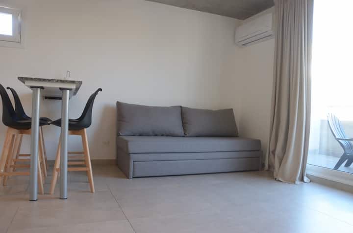 Apartamento de 2 ambientes com varanda em Balvanera