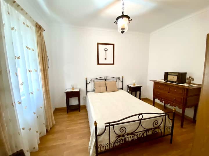 საძინებელი 1