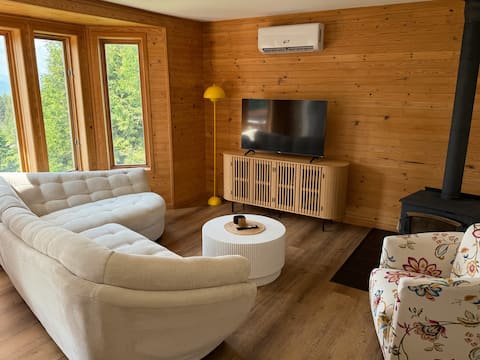 Top Airbnb: The Astroblem Summit in La Malbaie