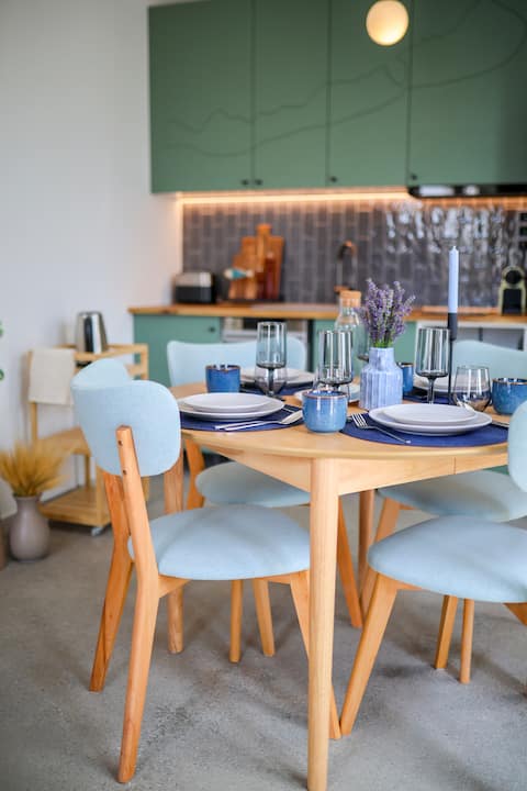 Poppy Apartment House