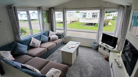 Top Airbnb: Caravan seaside traditional fun in Hemsby