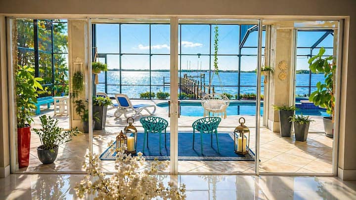 Luxury Riverfront Home With Pool In Fort Myers - Fort Myers, FL