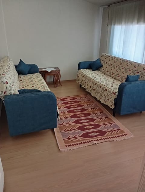 Top performing Airbnb: Öğretmenler Neighborhood, Penthouse Apartment. in Burhaniye