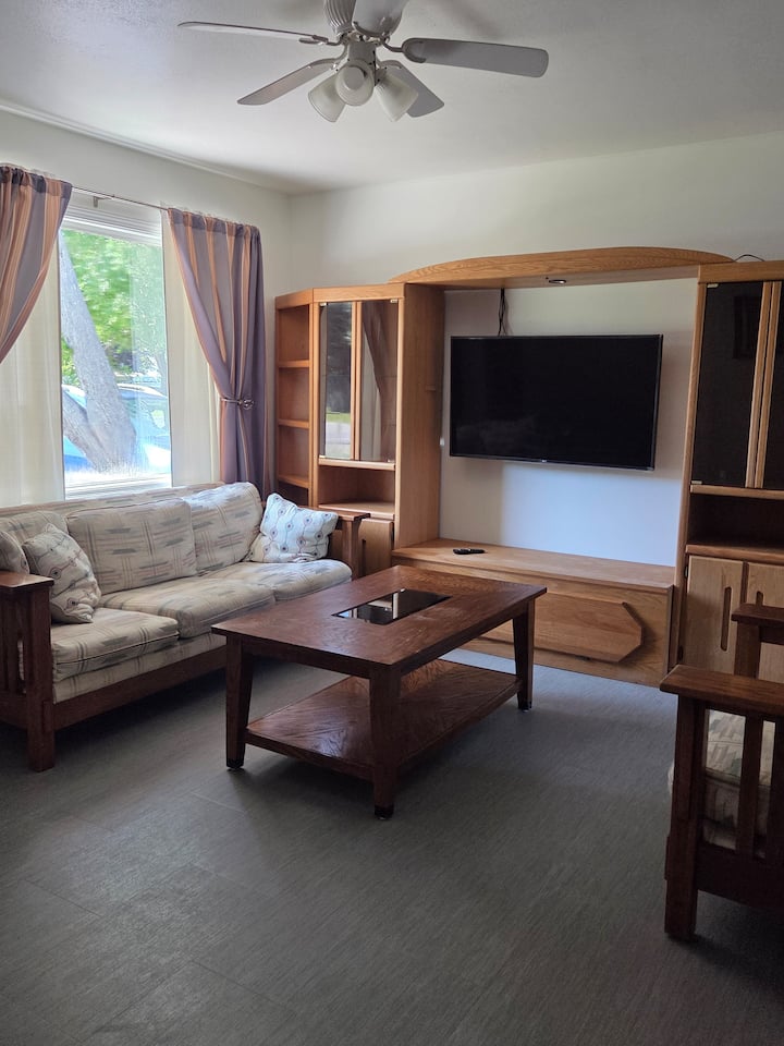Comfortable 3-bedroom Home With Spacious Yard - Oscoda, MI