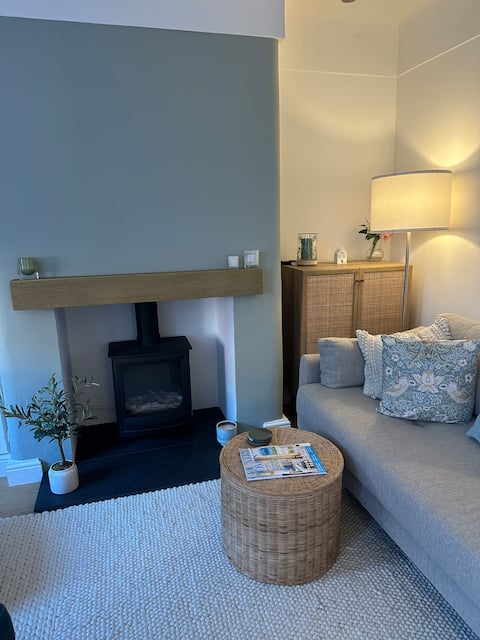 Popular Airbnb listing: Chester Cosy Cottage in Chester Castle