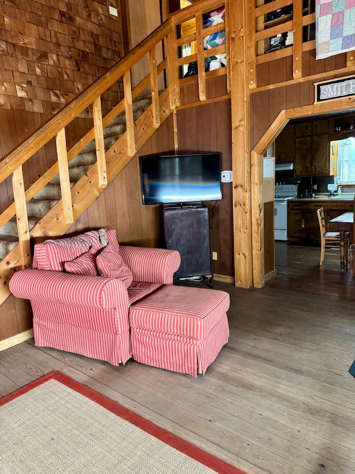 Family Retreat; Hot Tub, Wood Stove, Yard; Sleep 6 - Dawsonville, GA
