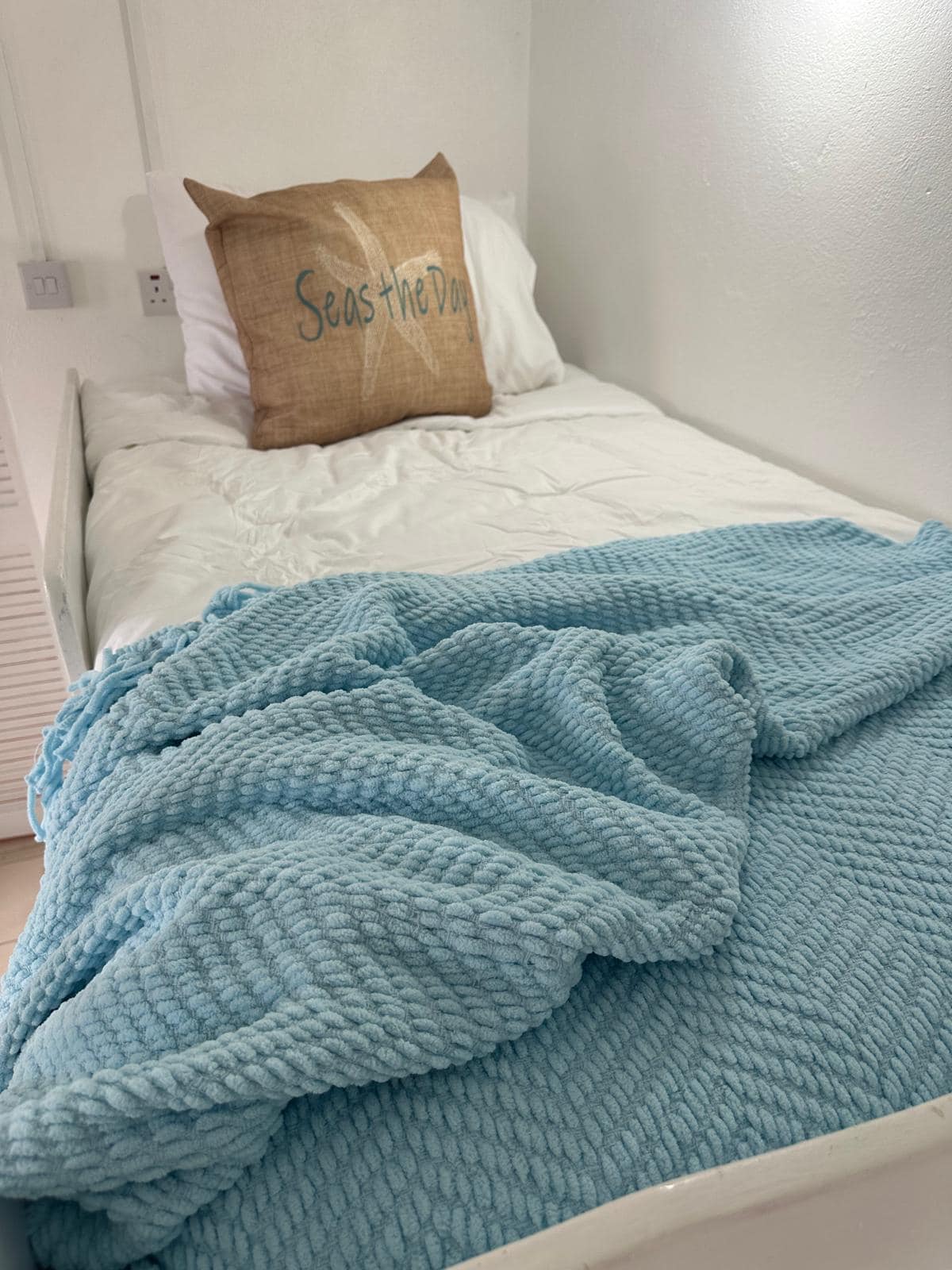 Lager appartement met twee stapelbedden. 