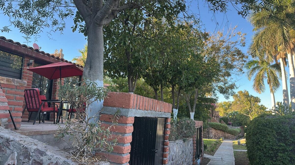 Tranquil Solimar Escape