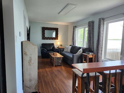Successful Airbnb property: Bluewood Lake Cottage in Severn