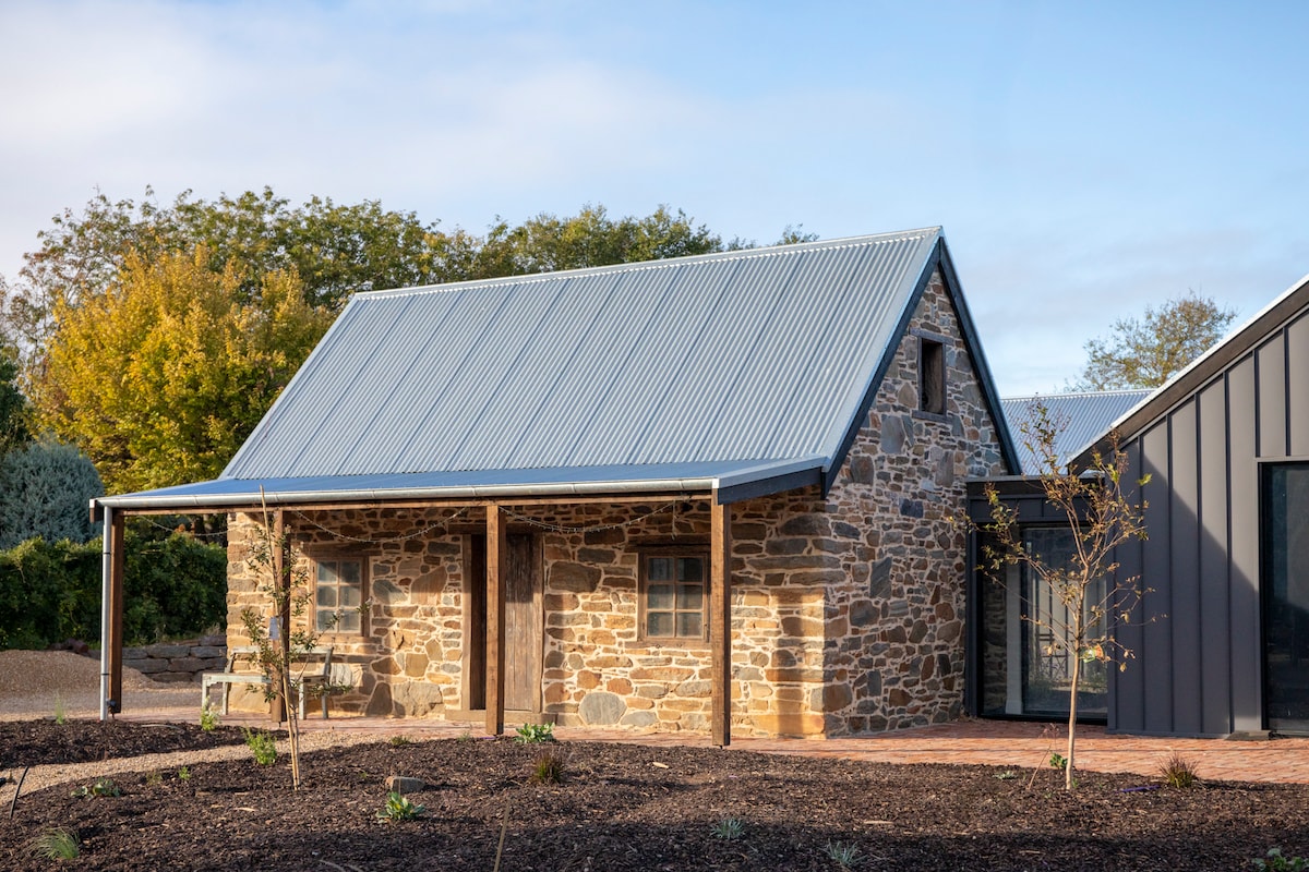Landhaus
Luxury 3BR house with vineyard views