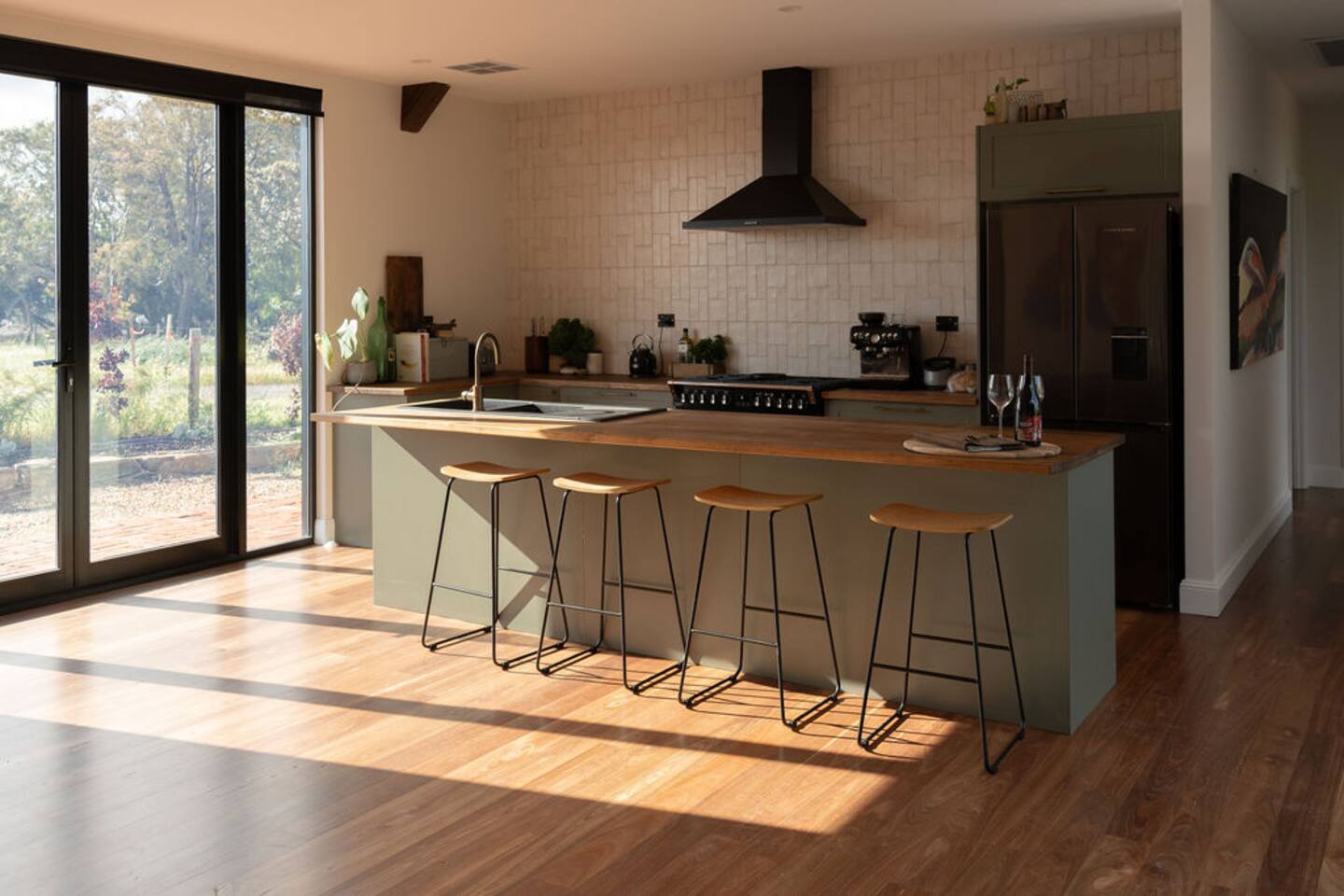 Landhaus
Luxury 3BR house with vineyard views