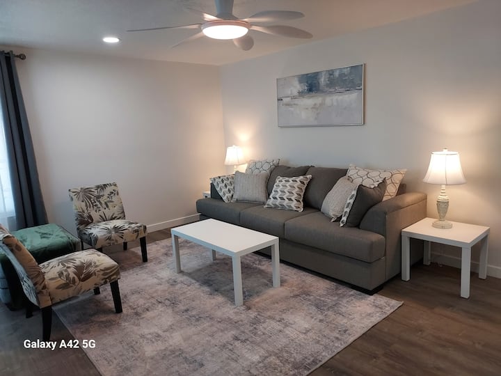 Suite Cozy Corner - 2 Bedroom, Family Friendly - サンディ, UT