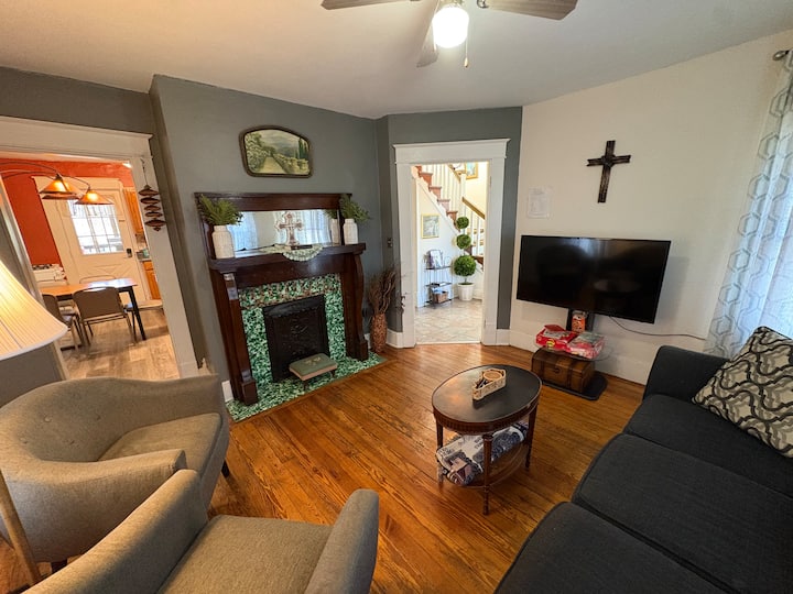 Storybook Victorian - Warm And Inviting! - Kentucky