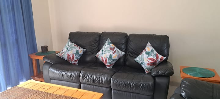Lovely Furnished 2 Bedroom Self Catering Apartment - Richards Bay