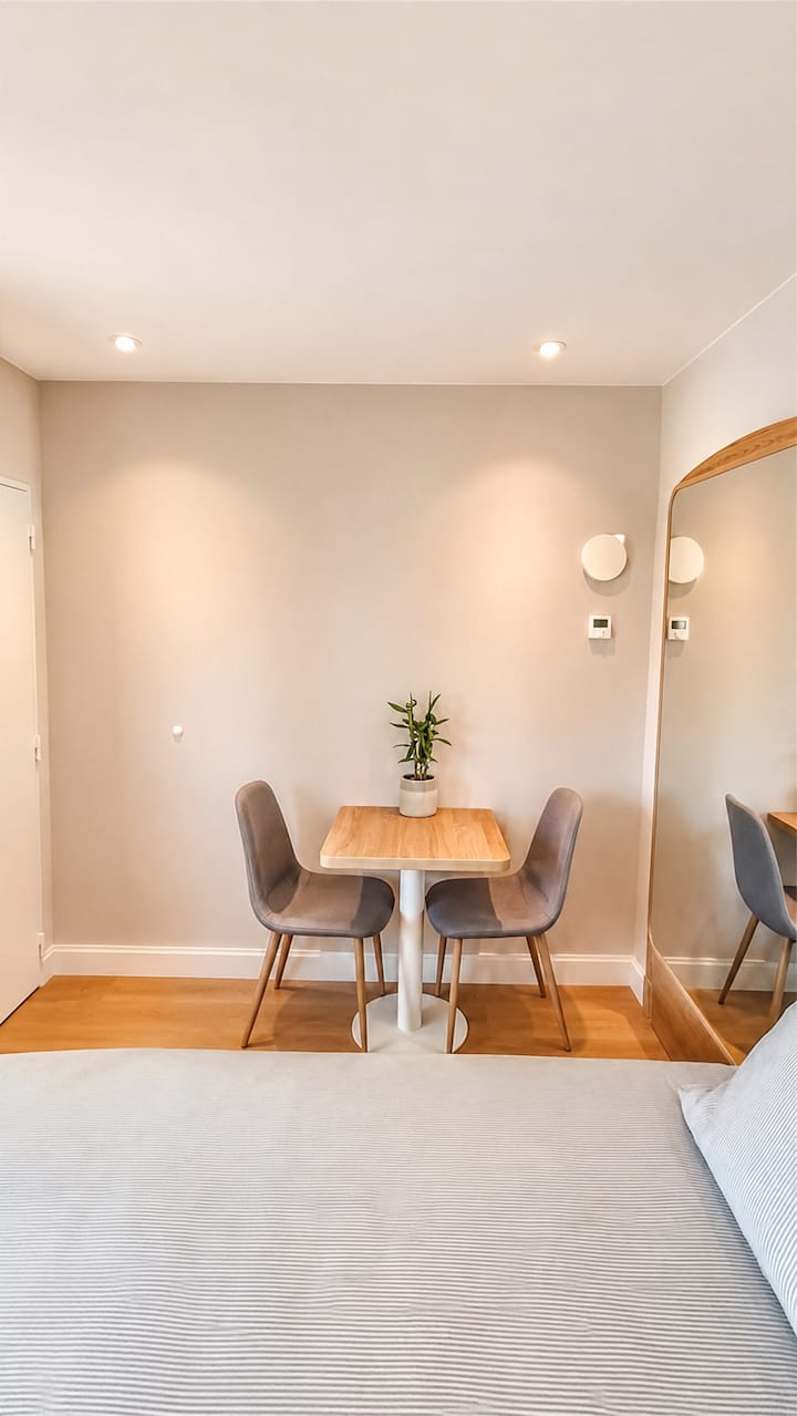 Kleine Kamer Met Alle Luxe Gratis Fietsen&parking - Bruges