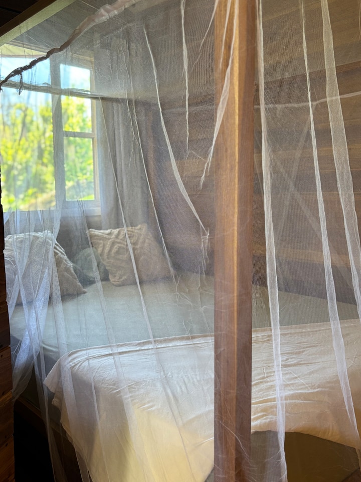 Schlafzimmer 1