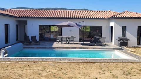 House with heated pool in South Ardèche