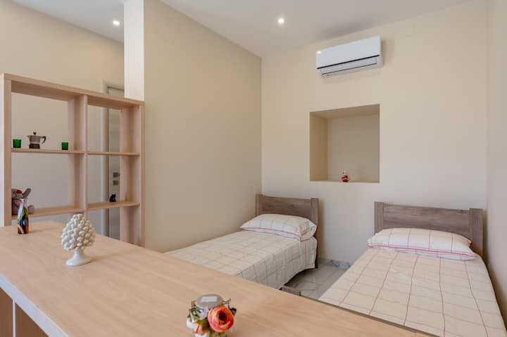 Guesthost - Isole Ciclopi View - Lovely Apartment - Acireale