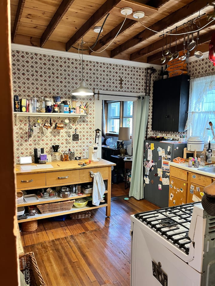 Perfect Little Room With Bunk Bed For You Plus One - Staten Island, NY