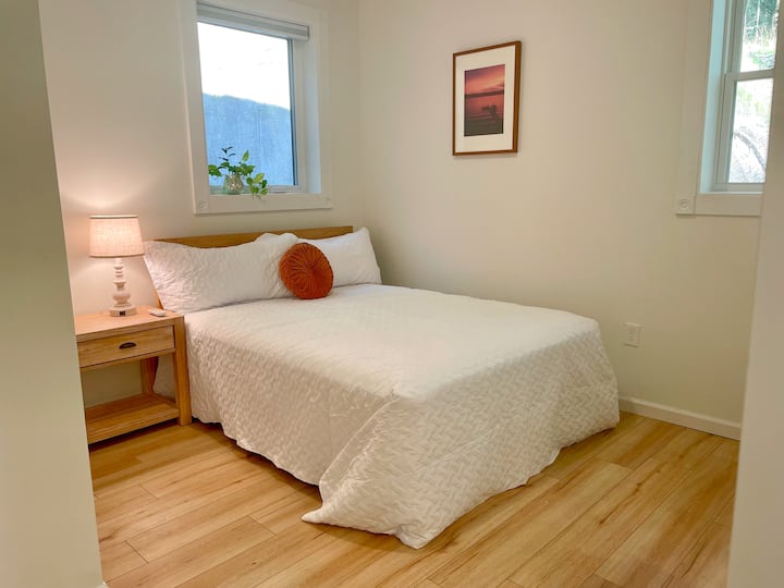 Matelas Queen Size dans la deuxième chambre.