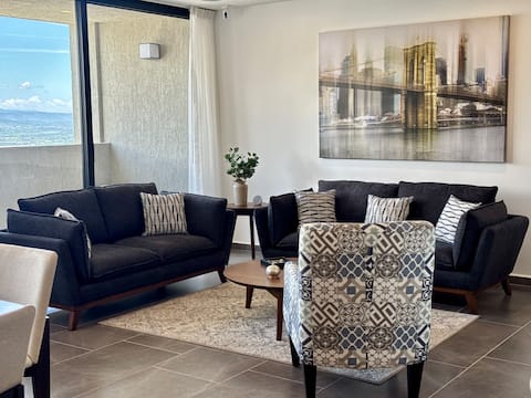 Successful Airbnb property: Modern apartment with incredible views of the valley –Zibatá in Zibatá [Fraccionamiento]