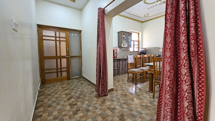 Bora's Homestay - Haldwani