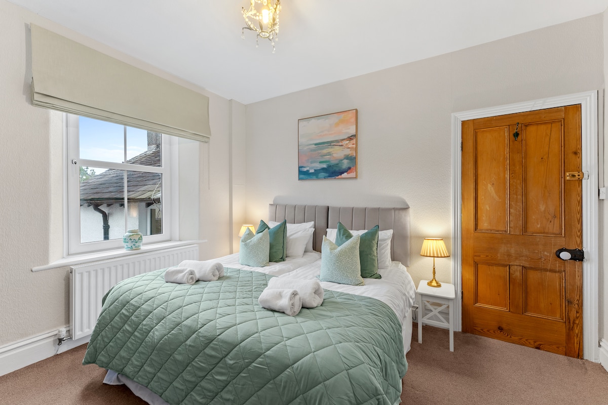 מיטות Zip and Link - יכולות להיות מיטת סופר קינג סייז אחת או שתי מיטות יחיד לפי בקשה