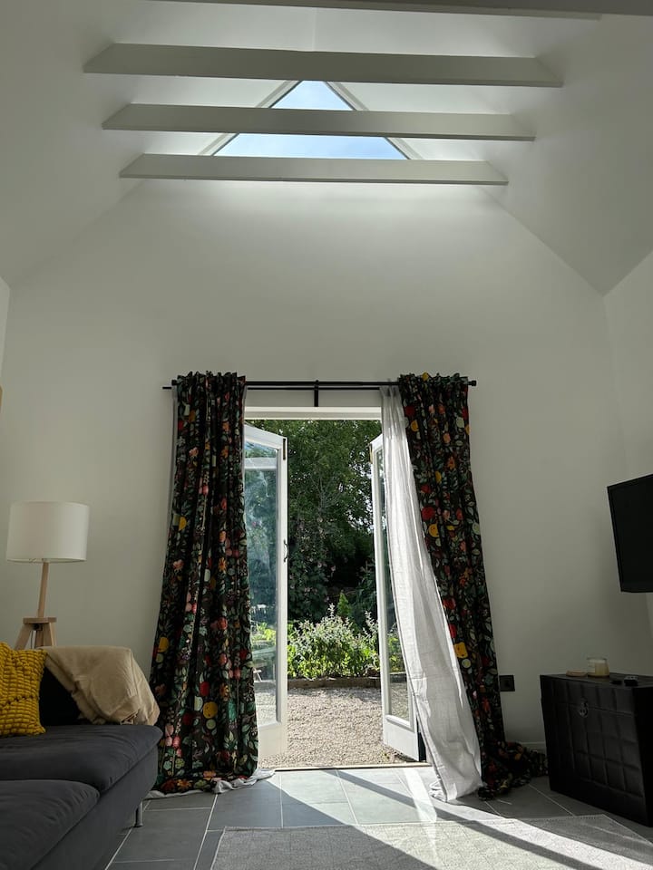 Cosy Countryside Escape In Sought After Village - Didcot