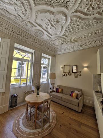 Charmhost Gestao De Alojamentos managed Airbnb listing 3