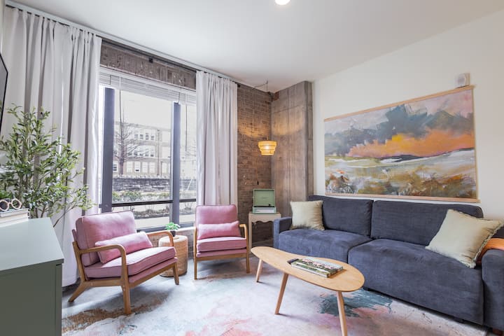 Wildflower Waltz | Sobro Townhome | Walk To Broad - SoundWaves at Gaylord Opryland, Nashville