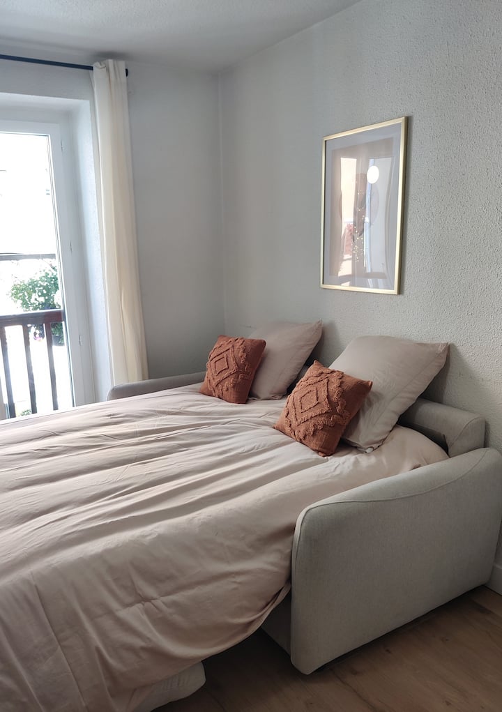 Spálňa v obývacej izbe, rozkladacia pohovka 