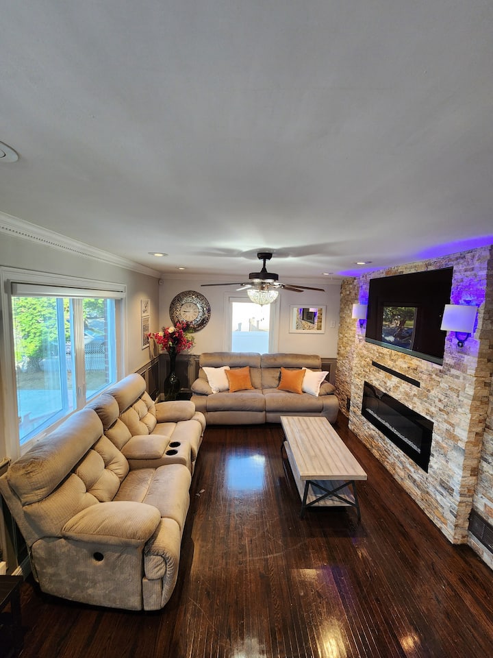 Luxe 3br Homeplace Retreat W/ Hot Tub Room+parking - Long Beach, NY
