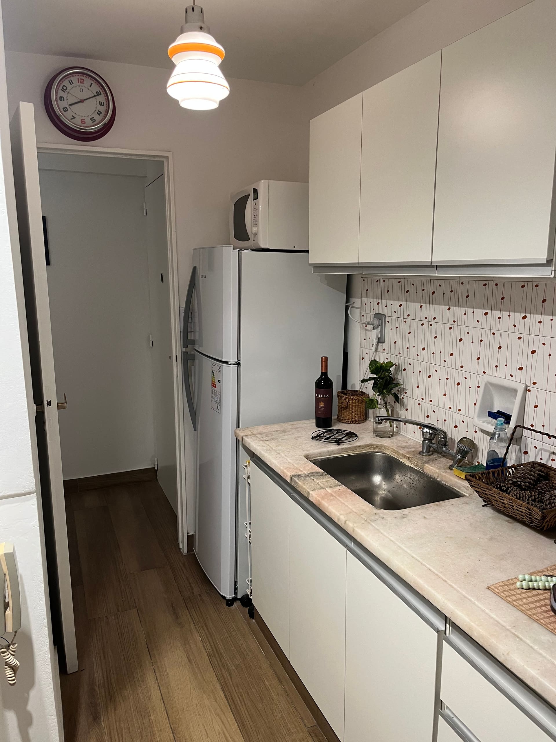 Recycled two-room apartment in Monserrat