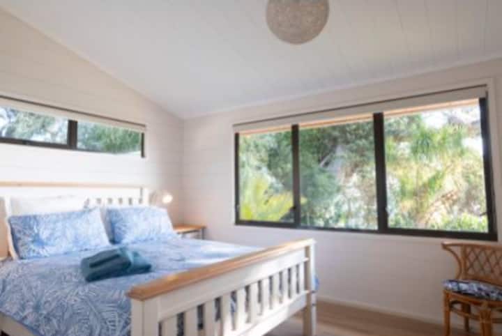 Queen bedroom one with views up the harbour.
Electric blankets are available. Please enquire re linen.