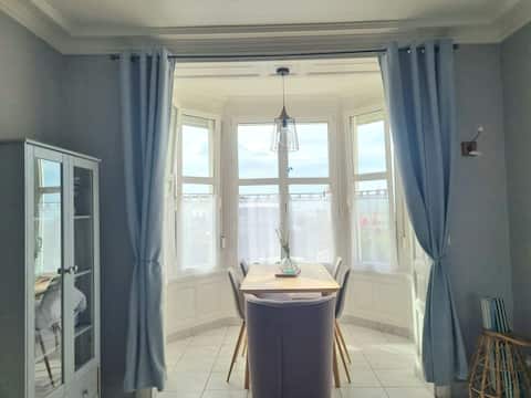 Top Airbnb: Studio and terrace facing the sea in Houlgate