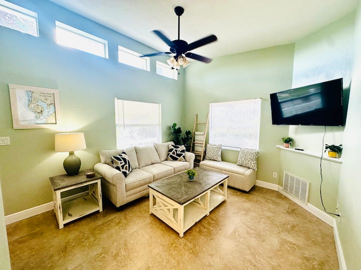 Coastal 2br Safety Harbor House #1 - Safety Harbor, FL
