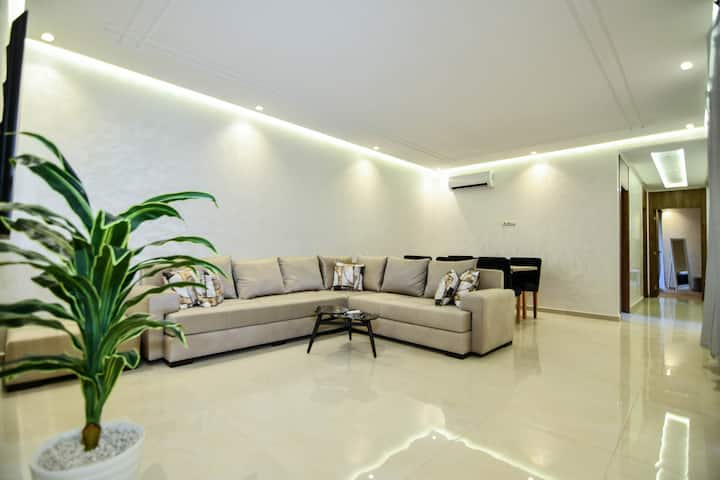 New Elegant 3 Bedroom Apartment With Patio - マラケシュ