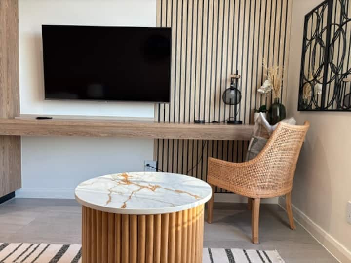 Modern Studio In Menlyn Maine - Pretoria