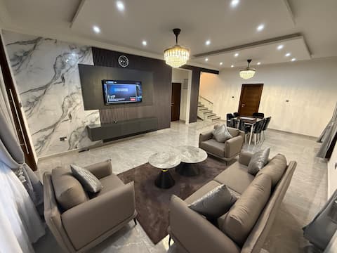 Luxury 4BR Retreat | Perfect for Families & Groups