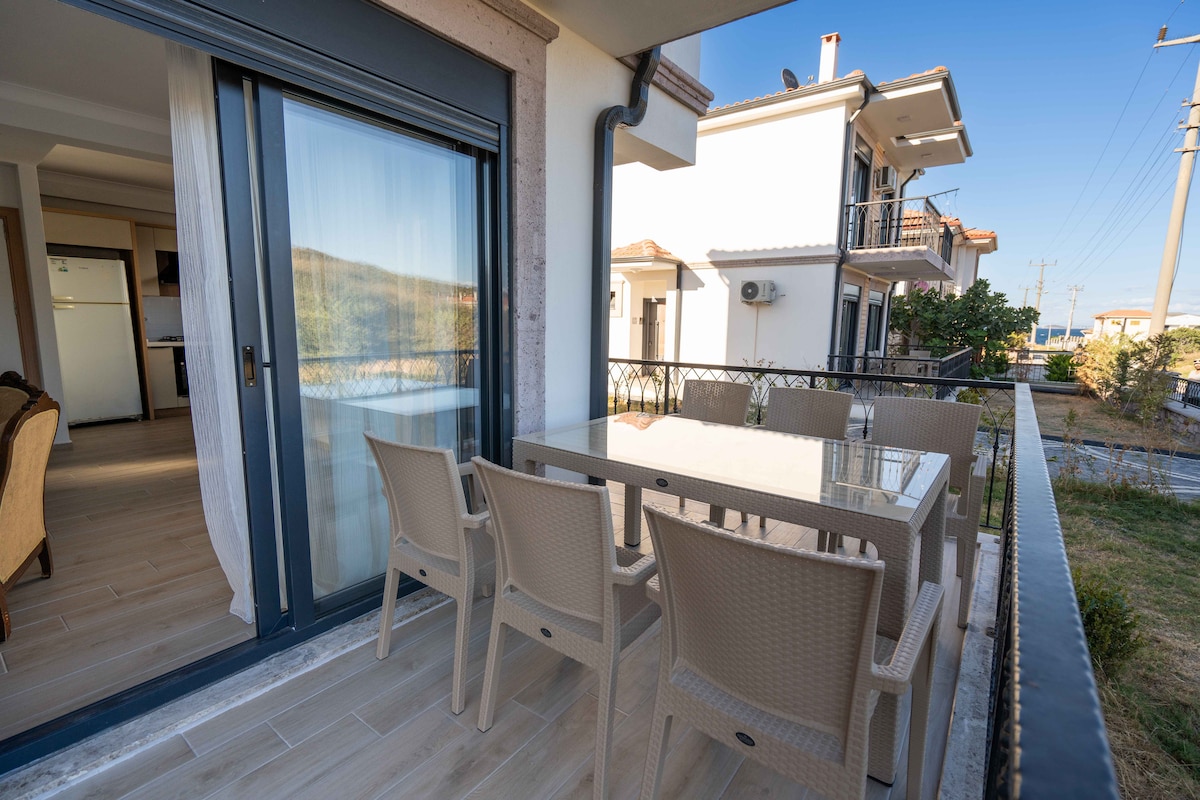 Cunda Adası'nda denize 50 metre no:2