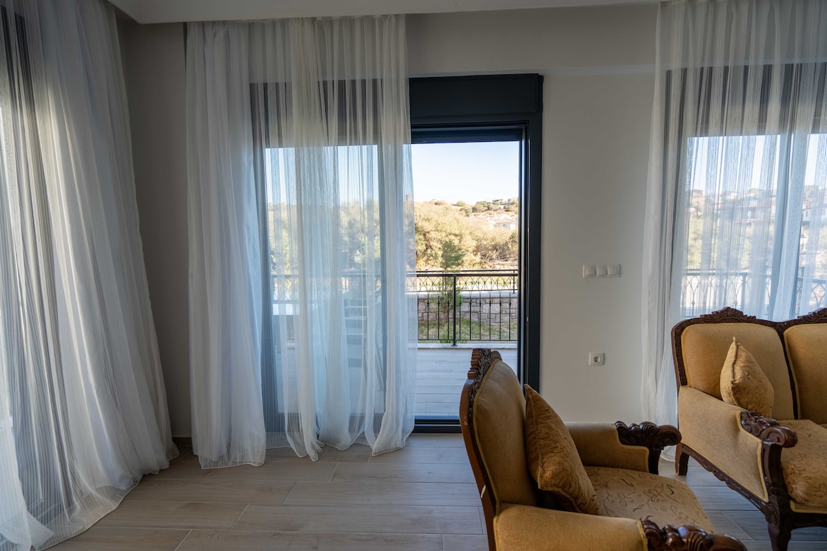 Cunda Adası'nda denize 50 metre no:2