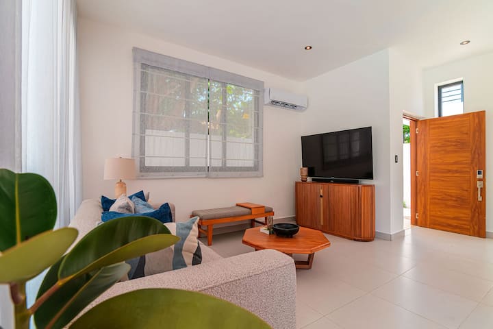 Poolside Beach Escape -2br - Cabarete